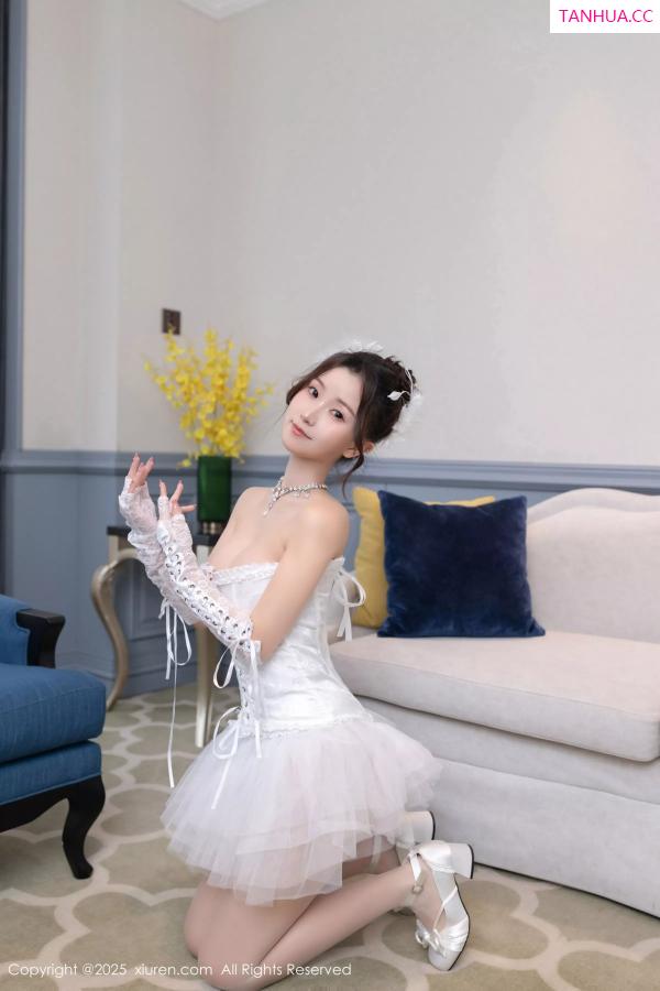   [XiuRen]高清写真图 2025.04.16 No.10161 杏子Yada 白色连衣短第14张图片